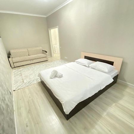 Whitehome In Panorama Park Астана Екстериор снимка
